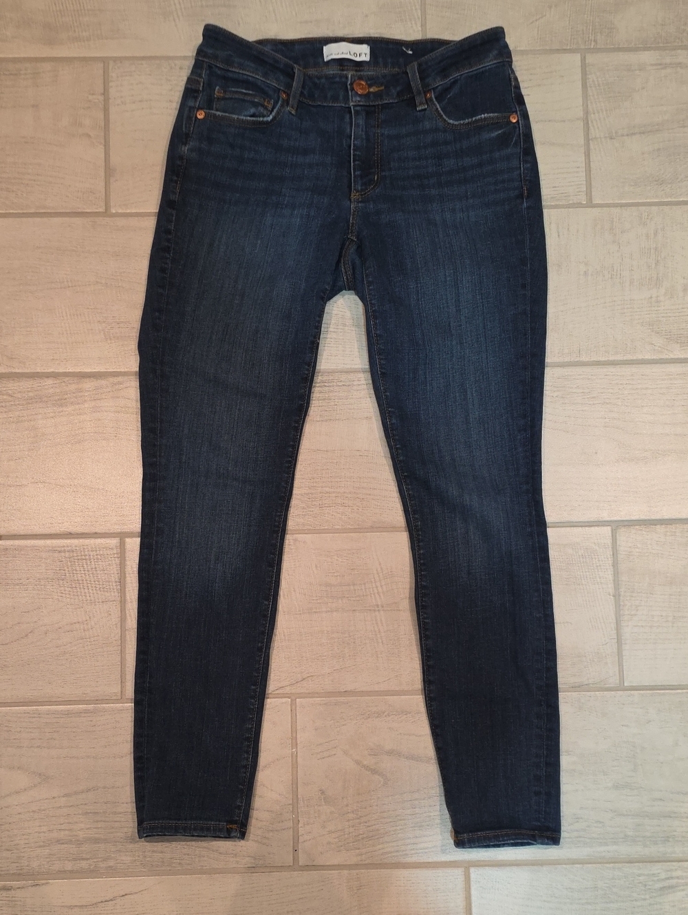 LOFT Curvy Skinny Cropped Women's Size 2 Dark  Wash Stretch